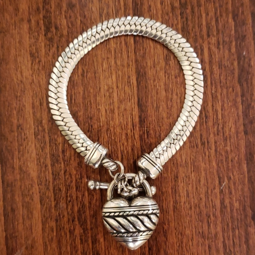 Brighton toggle bracelet excellent condition